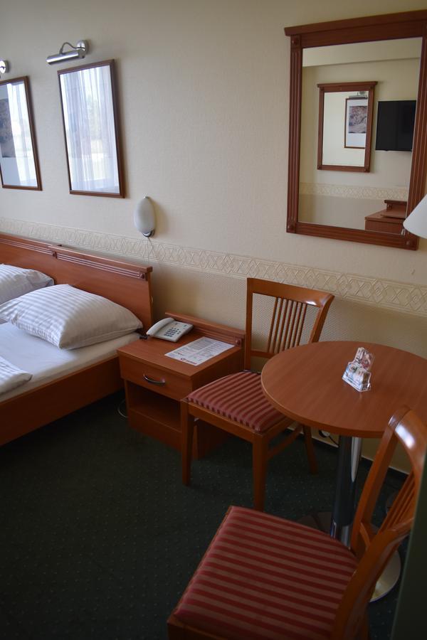 Paprika Panzio Bed & Breakfast Hegyeshalom Exterior photo